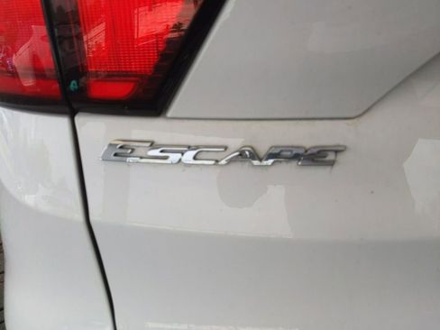 Used 2019 Ford Escape SE AWD/4WD image 8