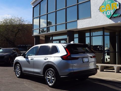 Used 2023 Honda CR-V EX image 9