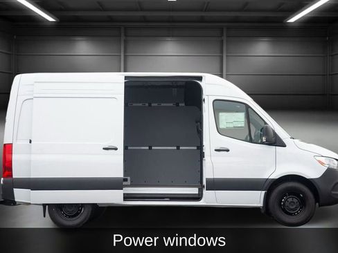 Used 2025 Mercedes-Benz Sprinter 2500 image 8