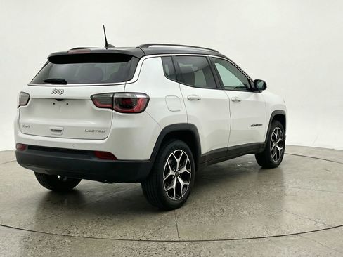 Used 2025 Jeep Compass Limited image 9