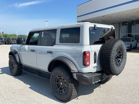 New 2026 Ford Bronco Badlands w/ Sasquatch Package AWD/4WD image 3