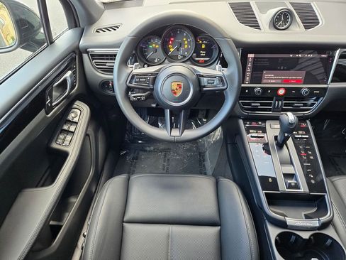 New 2026 Porsche Macan image 14