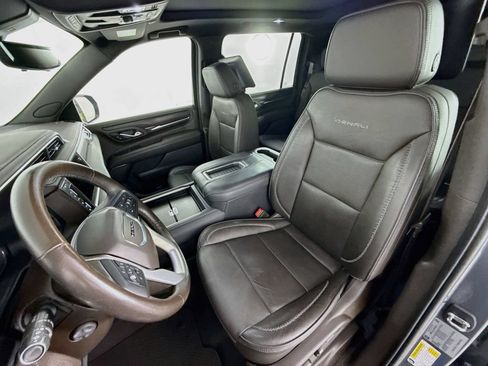Used 2021 GMC Yukon XL Denali w/ Denali Premium Package AWD/4WD image 5