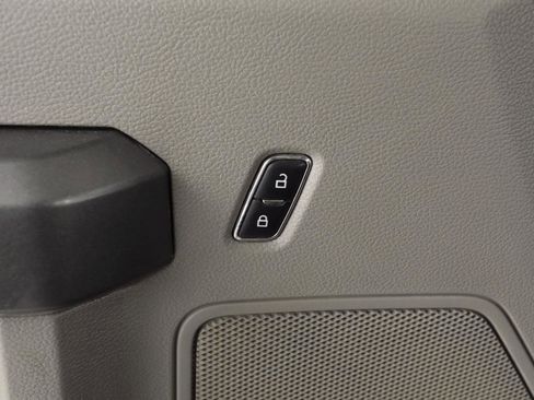 Used 2017 Ford F250 XLT w/ Snow Plow Prep Package image 20