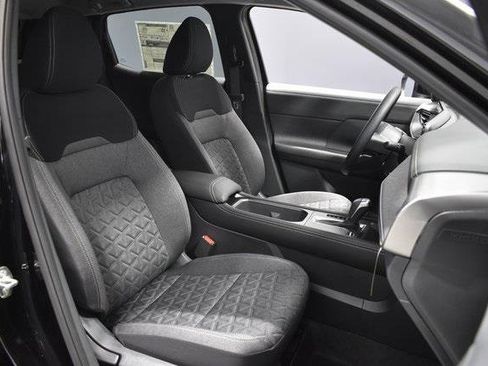 New 2025 Nissan Kicks SV w/ SV Premium Package image 14