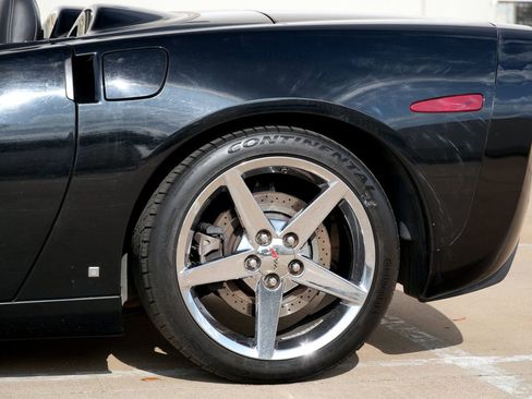 Used 2007 Chevrolet Corvette Convertible w/ Preferred Equipment Group RWD image 23