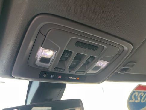 Used 2022 GMC Sierra 1500 SLT w/ SLT Premium Plus Package image 35