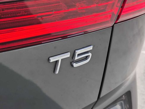Used 2021 Volvo XC60 T5 Inscription w/ Advanced Package image 11