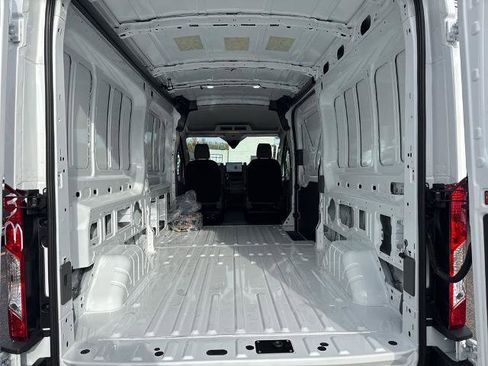 New 2026 Ford Transit 250 148 Medium Roof w/ Exterior Upgrade Package RWD image 10