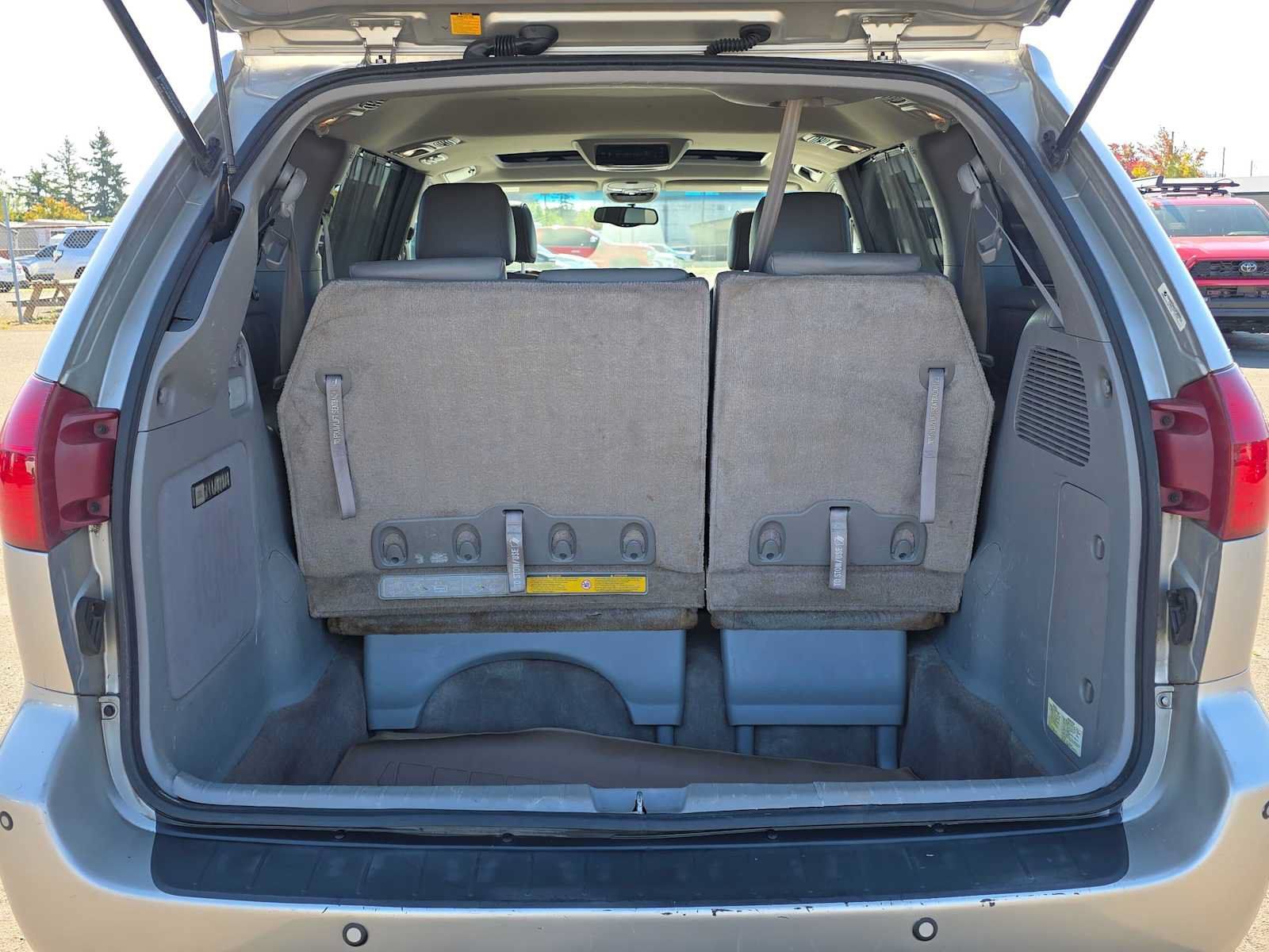 Used 2005 Toyota Sienna XLE Limited w/ XLE Limited Pkg 1 FWD image 17