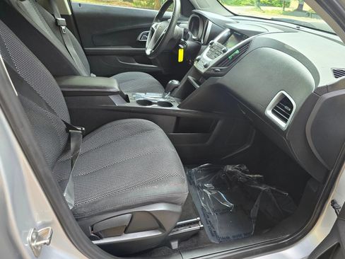 Used 2017 Chevrolet Equinox LT FWD image 12