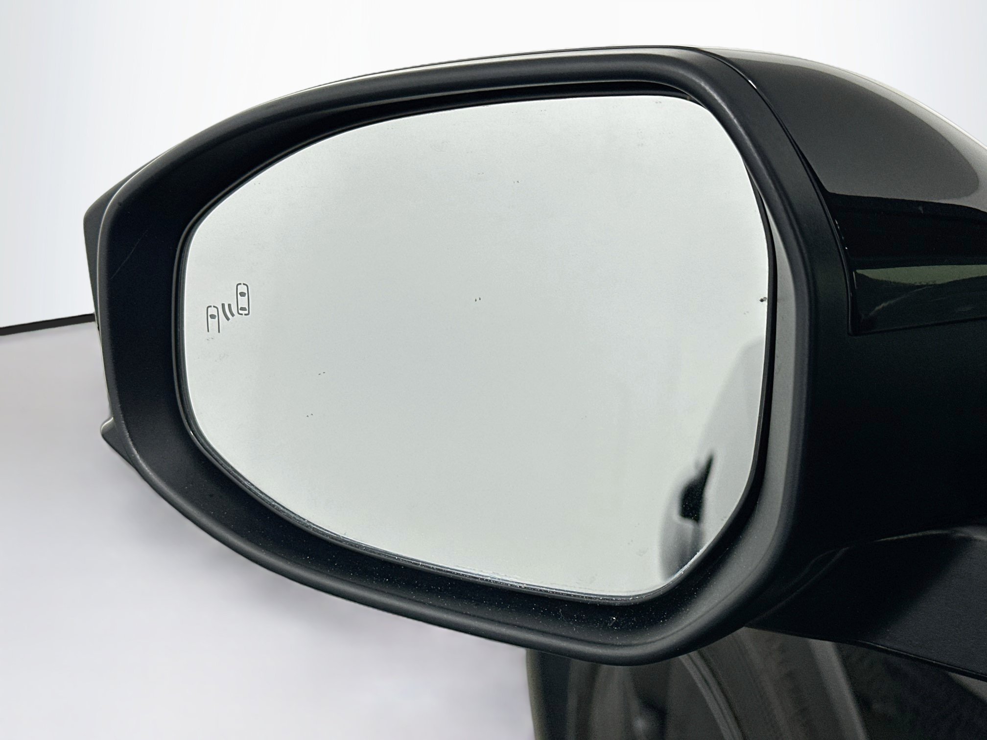 Used 2025 Toyota Prius LE FWD image 16