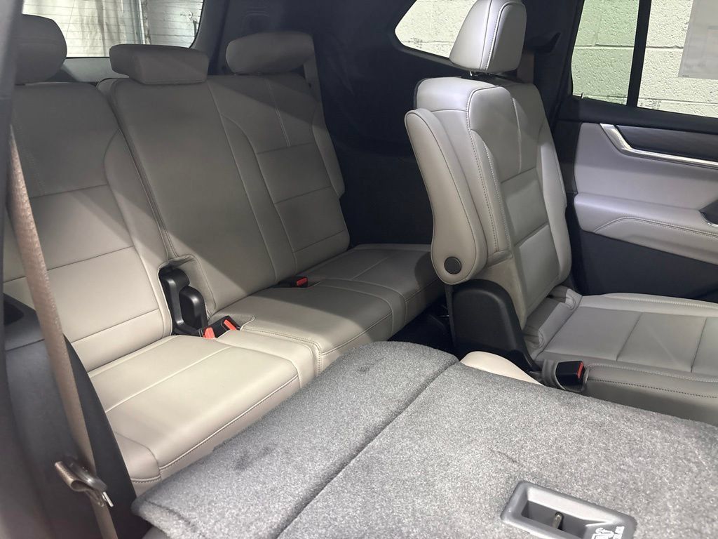 New 2027 GMC Acadia Elevation w/ Black Edition AWD/4WD image 10