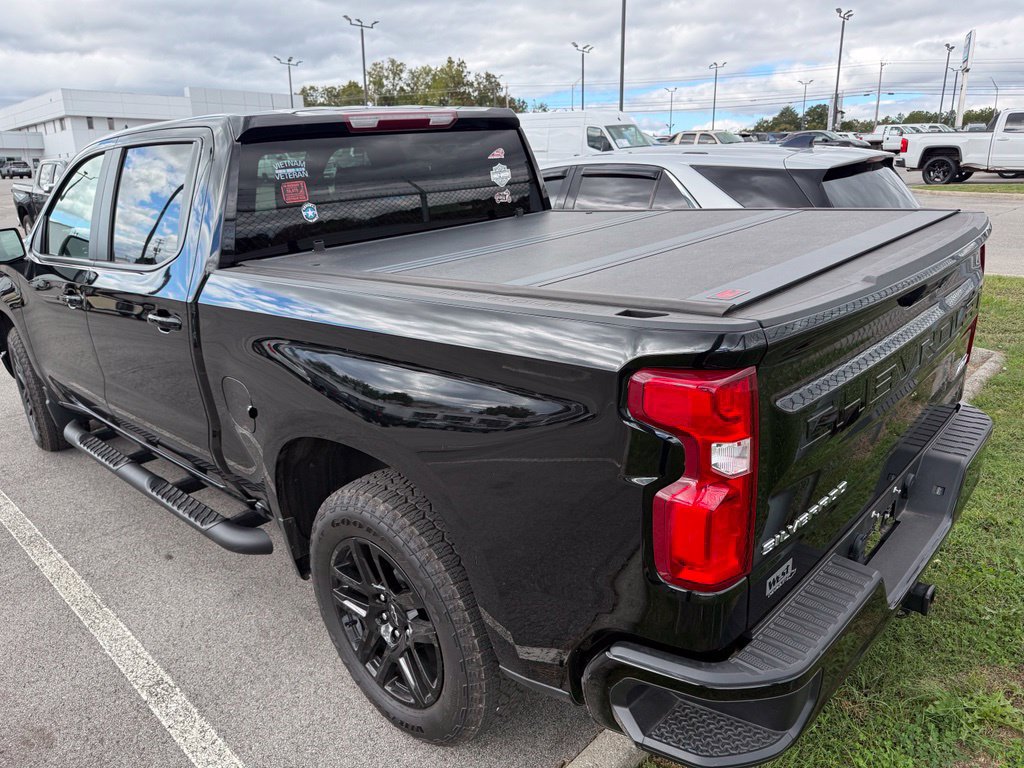 Used 2025 Chevrolet Silverado 1500 RST w/ Z71 Off-Road Package AWD/4WD image 3