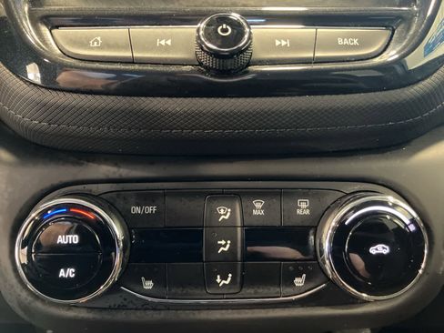 Used 2023 Chevrolet TrailBlazer LT w/ Convenience Package image 19