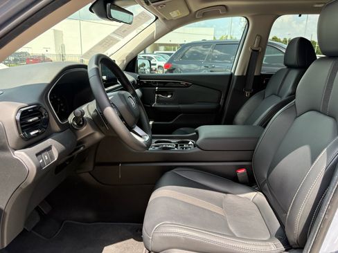 Certified 2024 Honda Pilot Touring image 10