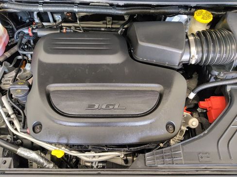 Used 2023 Chrysler Pacifica Touring-L FWD image 30