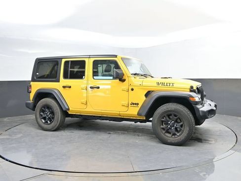 Used 2020 Jeep Wrangler Unlimited Sport AWD/4WD image 3