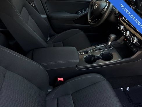 Used 2025 Honda Civic LX image 16