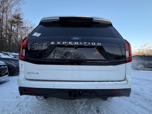 New 2026 Ford Expedition Active image 11