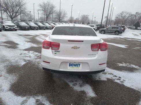Used 2016 Chevrolet Malibu LT image 4
