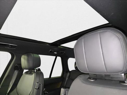 New 2025 Land Rover Range Rover SE image 29
