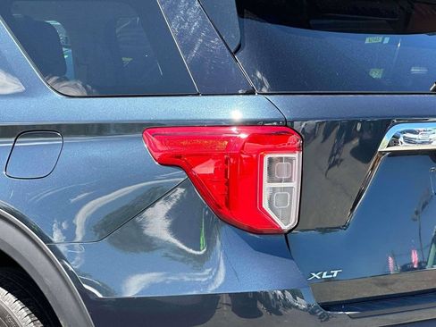 Used 2022 Ford Explorer XLT w/ Equipment Group 202A AWD/4WD image 9