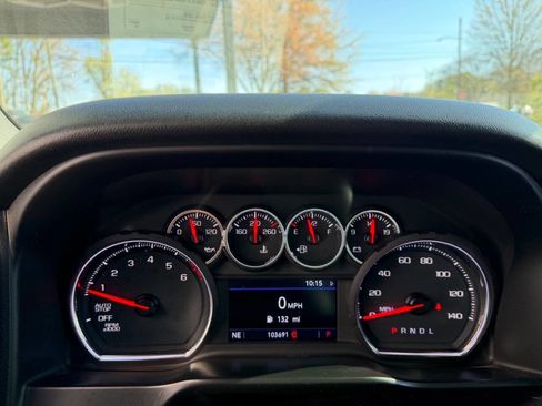 Used 2019 Chevrolet Silverado 1500 LT w/ All-Star Edition image 11