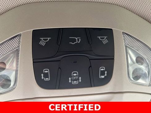 Certified 2022 Chrysler Pacifica Touring-L image 31