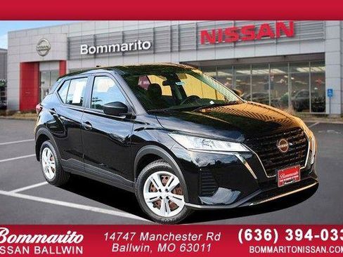 Used 2022 Nissan Kicks S FWD image 1