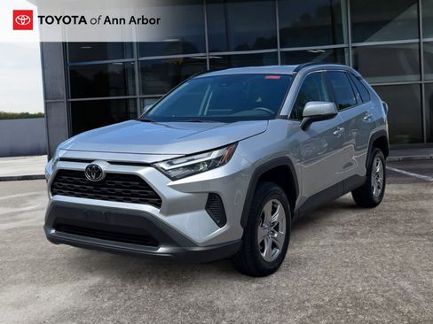 Used 2025 Toyota RAV4 XLE AWD/4WD image 7