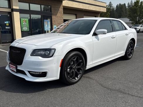 Used 2023 Chrysler 300 Touring L AWD/4WD image 1