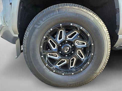 Used 2025 Toyota Tacoma TRD Sport image 21