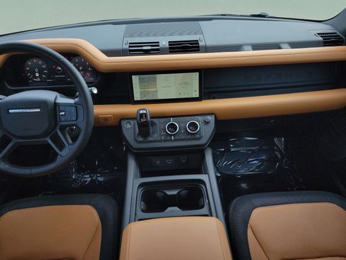 Used 2024 Land Rover Defender 110 X-Dynamic SE image 20