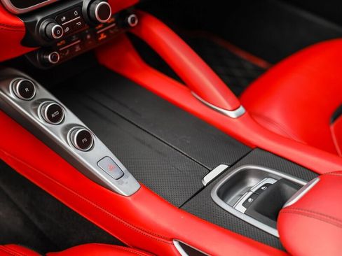 Used 2017 Ferrari GTC4Lusso AWD/4WD image 26