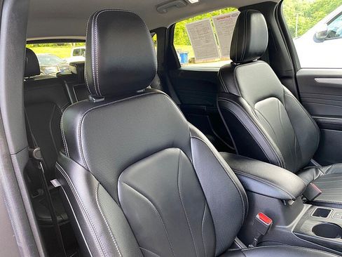 Certified 2025 Ford Escape Platinum w/ Premium Technology Package AWD/4WD image 30
