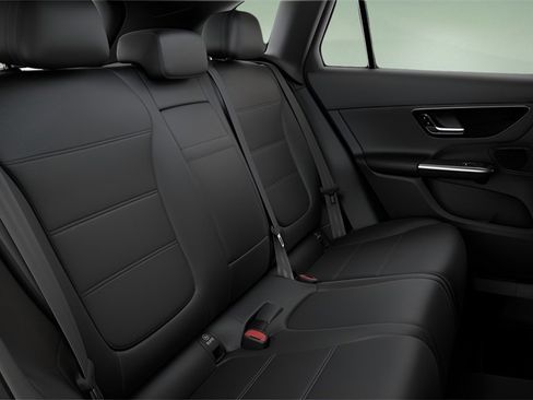 Used 2025 Mercedes-Benz GLC 300 image 40