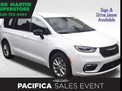New 2026 Chrysler Pacifica Select