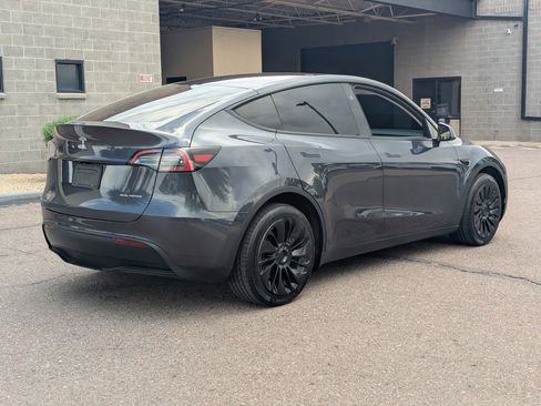Used 2024 Tesla Model Y Long Range image 3