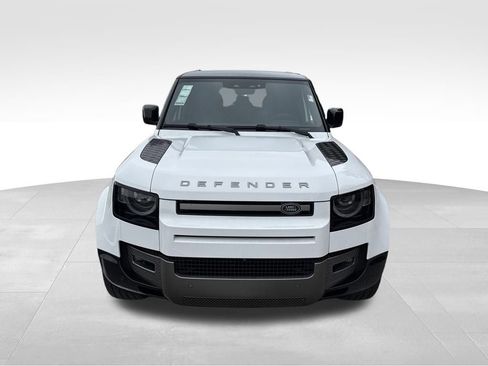 New 2024 Land Rover Defender 130 X-Dynamic SE image 4