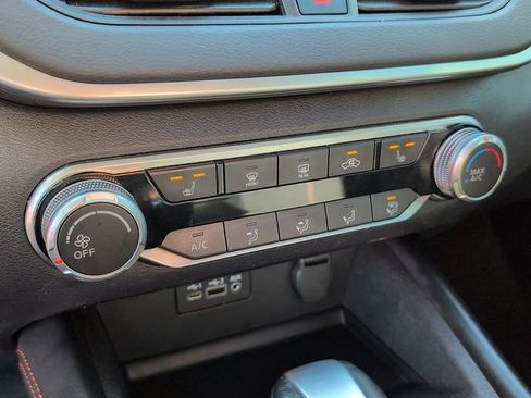 Used 2022 Nissan Altima 2.5 SR w/ Midnight Edition Package image 16