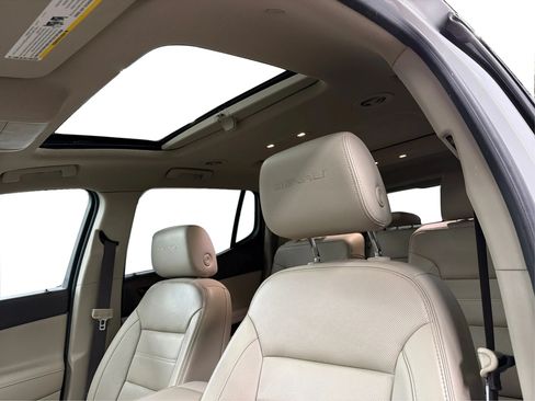 Used 2017 GMC Acadia Denali w/ Technology Package FWD image 42