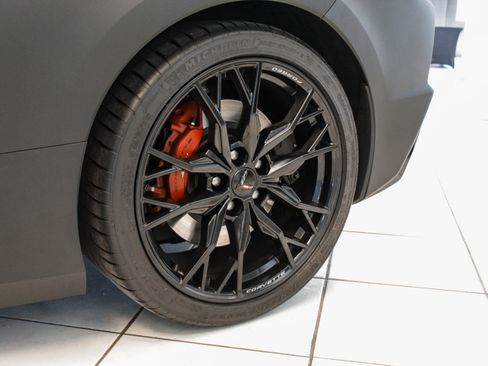 Used 2023 Chevrolet Corvette Stingray Premium Cpe w/ Z51 Performance Package RWD image 3