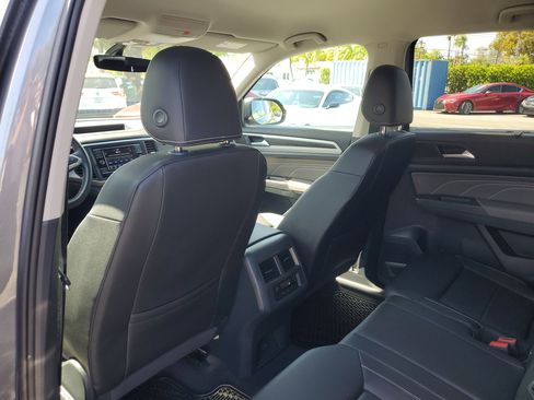 Used 2023 Volkswagen Atlas SE image 17