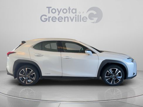 Used 2022 Lexus UX 250h w/ Accessory Package (Z2) AWD/4WD image 7