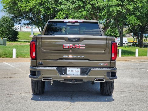 Used 2024 GMC Sierra 1500 AT4 w/ Technology Package AWD/4WD image 32
