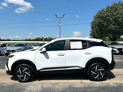 Used 2025 Nissan Kicks SV FWD image 12