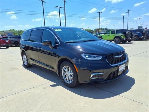 New 2026 Chrysler Pacifica Select FWD image 47