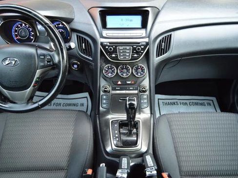 Used 2014 Hyundai Genesis 2.0T image 19