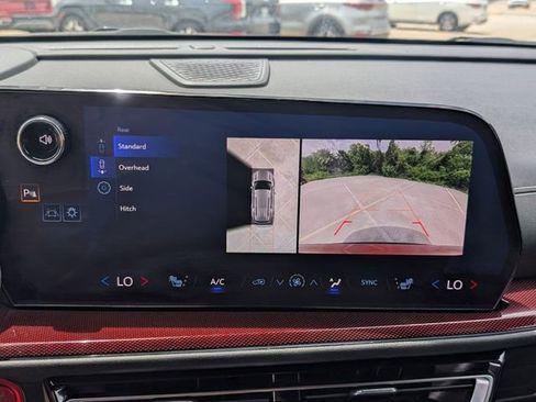 Used 2024 Chevrolet Traverse Z71 w/ Enhanced Driving Package image 19